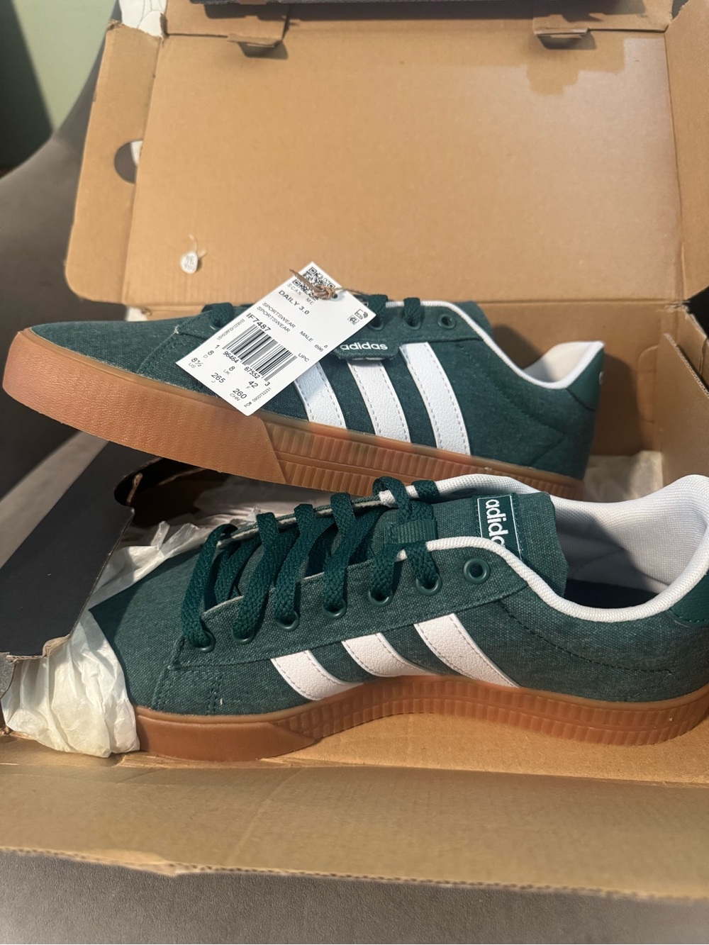 adidas Men's Dark Green Suede Sneakers with Gum Sole. Size 8.5